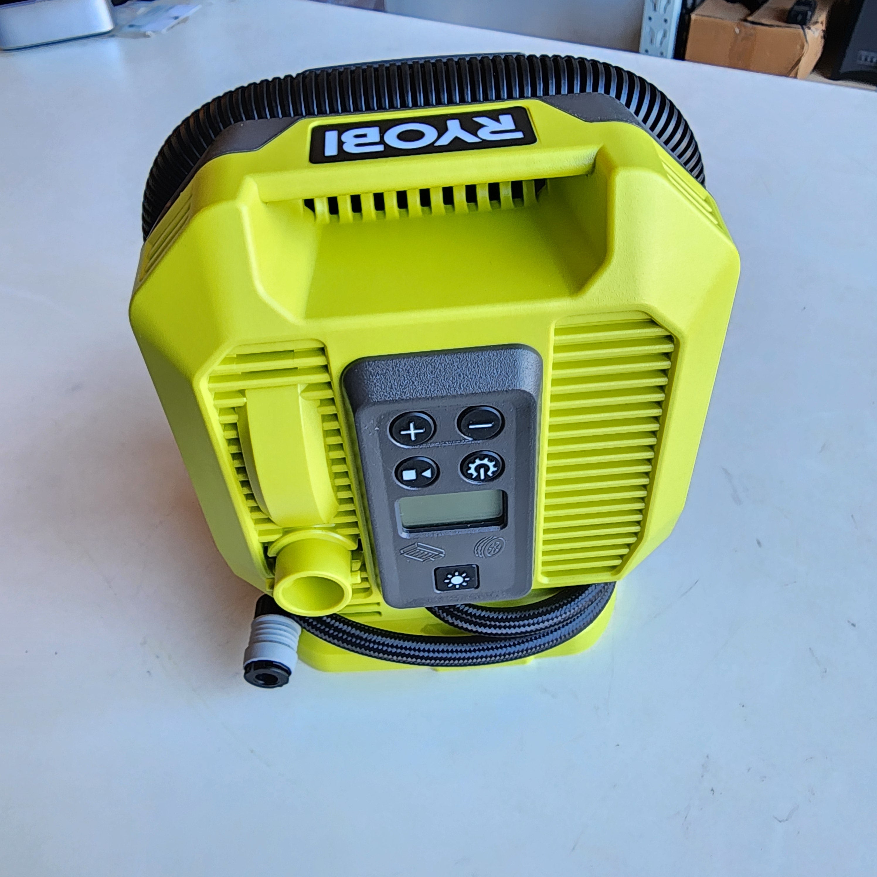 ONE+ 18V Cordless Dual Function Inflator/Deflator(Tool Only) (PCL031B) ONE+ 18V Cordless Dual Function Inflator/Deflator(Tool Only) (PCL031B)